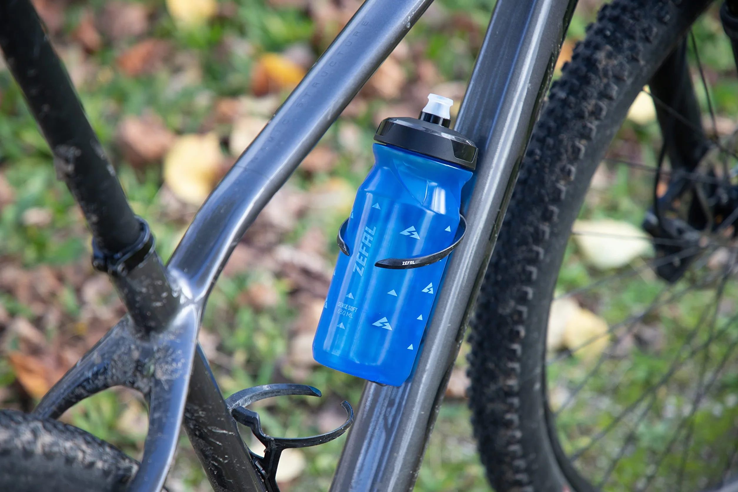 ZEFAL Sense Soft 65 Bidon rowerowy i MTB - miękka i bezzapachowa sportowa butelka na wodę - kanister na wodę bez BPA - silikonowy smoczek - półprzezroczysty niebieski, 650ML
